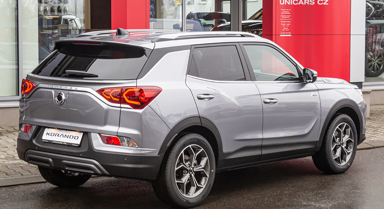 KORANDO 1,5GDI MT 2WD STYLE+ TECH MY25 Stříbrná