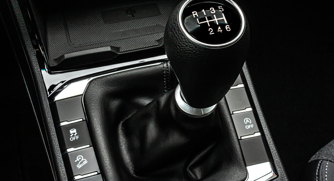 KORANDO 1,5GDI MT 2WD STYLE+ TECH MY25 Stříbrná