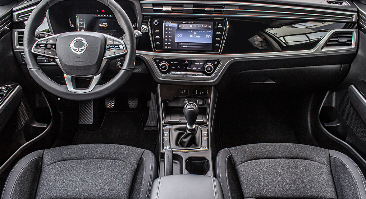 KORANDO 1,5GDI MT 2WD STYLE+ bílá