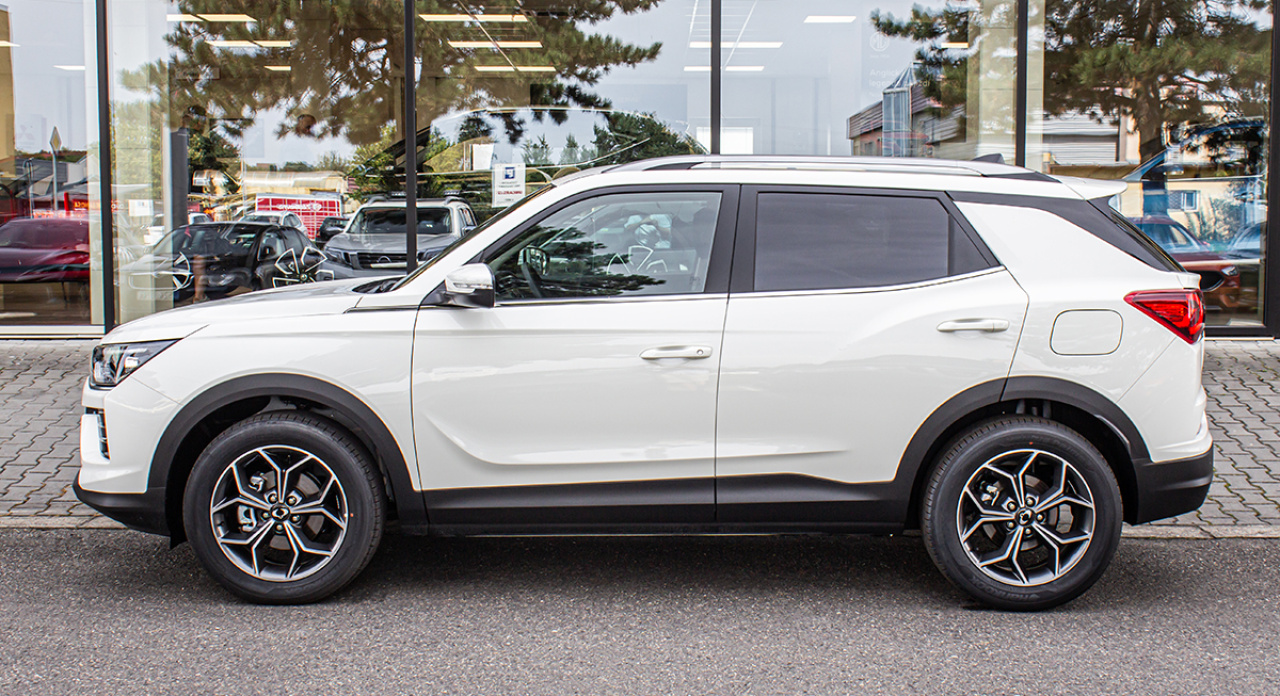 KORANDO 1,5GDI MT 2WD STYLE+ bílá