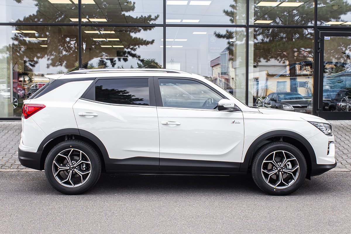 KORANDO 1,5GDI MT 2WD STYLE+ TECH MY25 Bílá