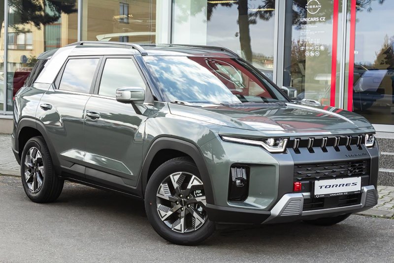 KGM Torres 1,5 HEV J140 MY25 STYLE