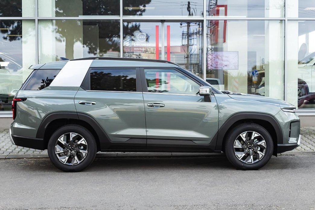 KGM Torres 1,5 HEV J140 MY25 STYLE