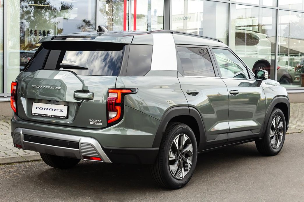 KGM Torres 1,5 HEV J140 MY25 STYLE