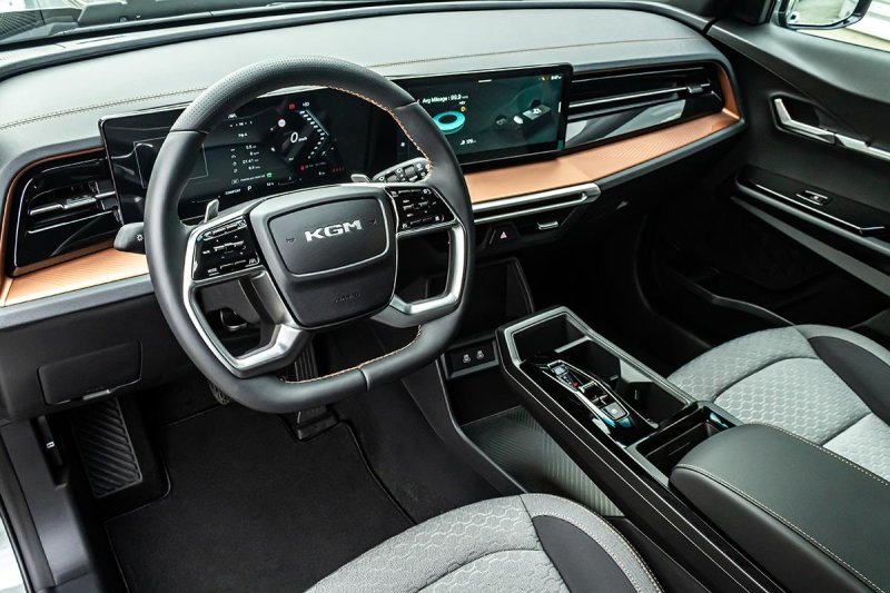 KGM Torres 1,5 HEV J140 MY25 STYLE