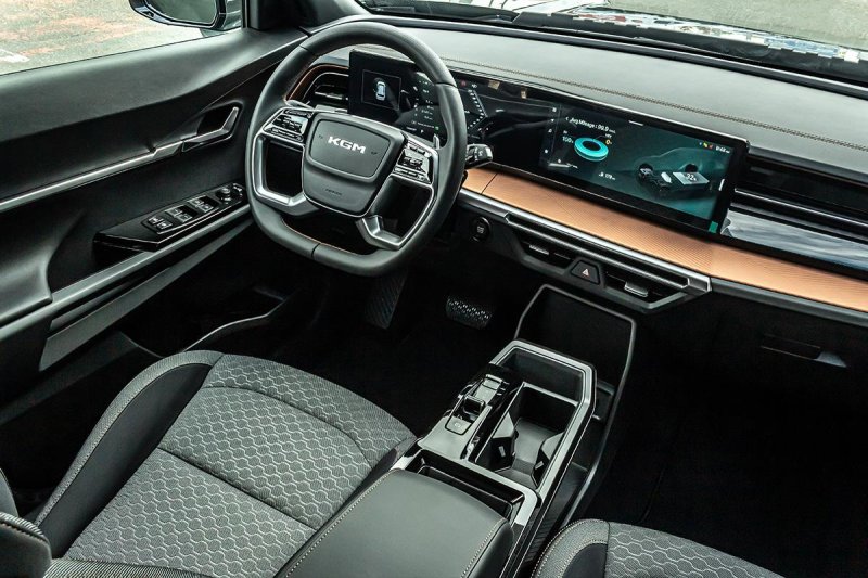 KGM Torres 1,5 HEV J140 MY25 STYLE