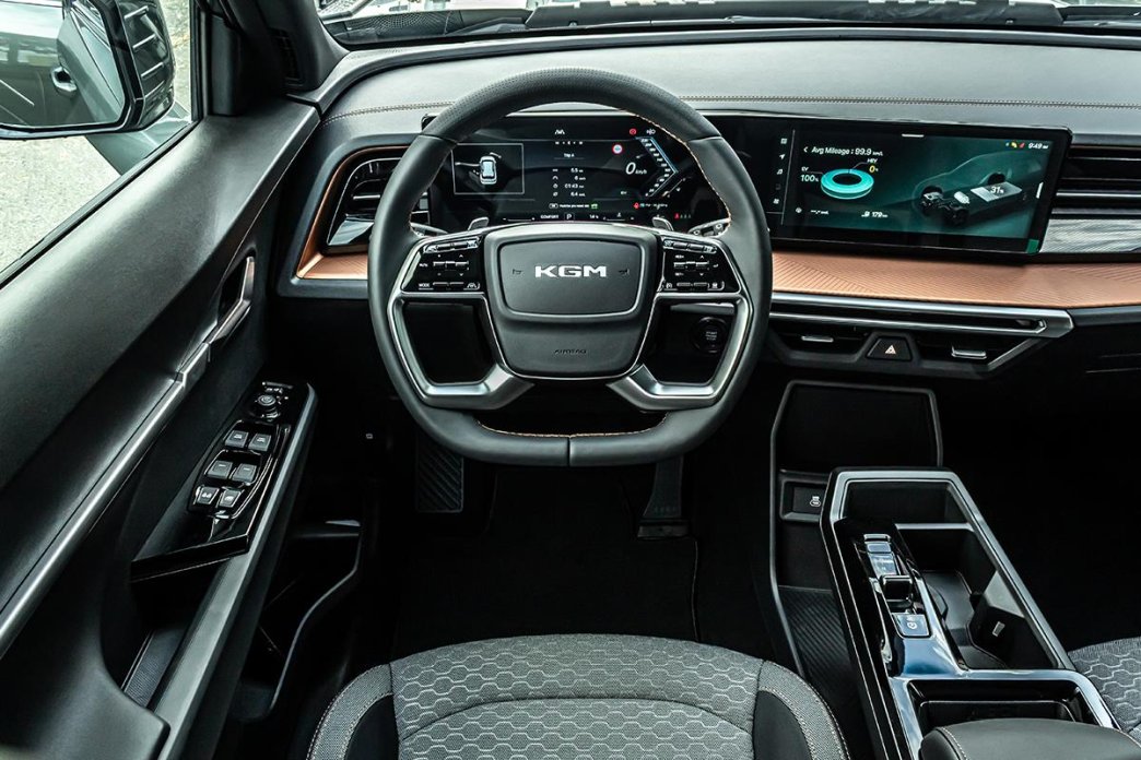 KGM Torres 1,5 HEV J140 MY25 STYLE