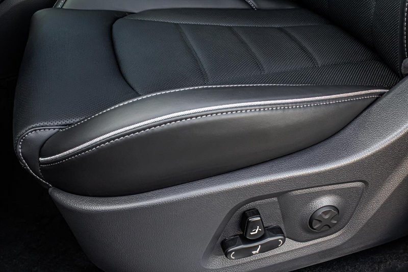 KGM Rexton 2,2 e-XDI PREMIUM+ BLACK paket