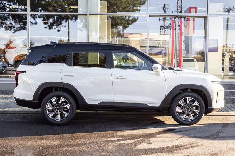 KGM Torres 1,5 HEV J140 MY25 STYLE