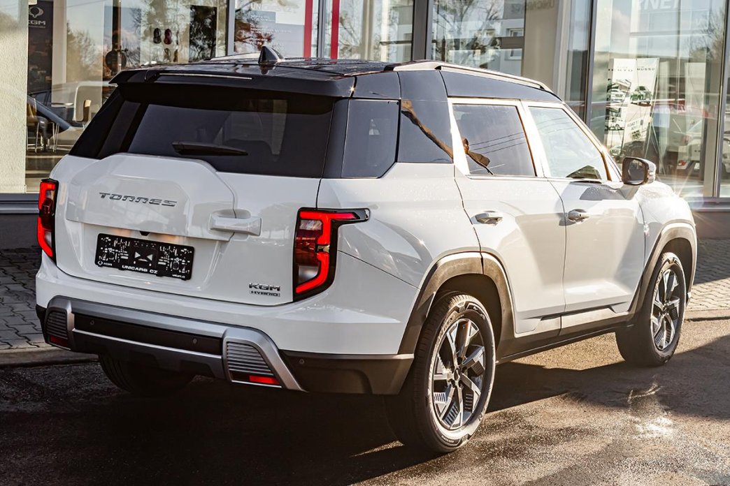 KGM Torres 1,5 HEV J140 MY25 STYLE