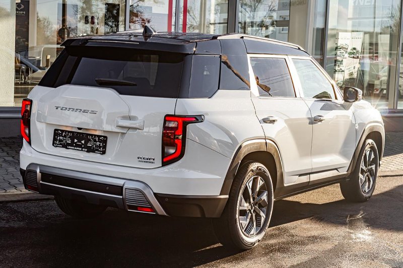 KGM Torres 1,5 HEV J140 MY25 STYLE