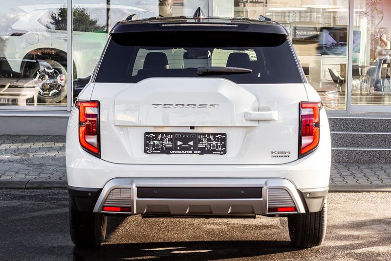 KGM Torres 1,5 HEV J140 MY25 STYLE